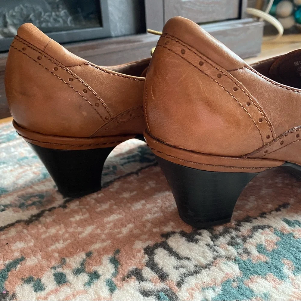 Cobb Hill by New Balance ALMOND Oxfords, Sheila leather, 6, Winter Sale - Picture 4 of 10